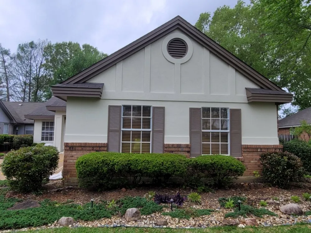 Reliable lawn care service experts serving Jackson, MS - Dixon Lawn & Painting Service