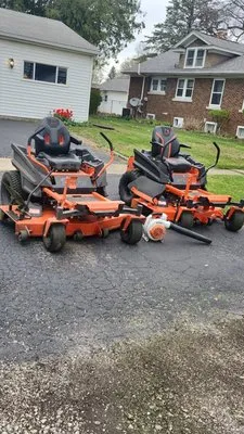 Dixon Lawn Care & More Logo