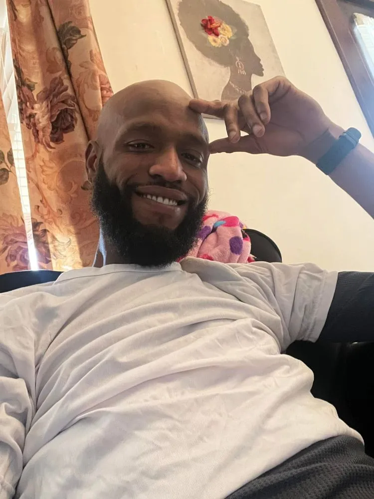 Affordable lawn mowing service experts serving Cleveland, OH - Dixon Lawn Care