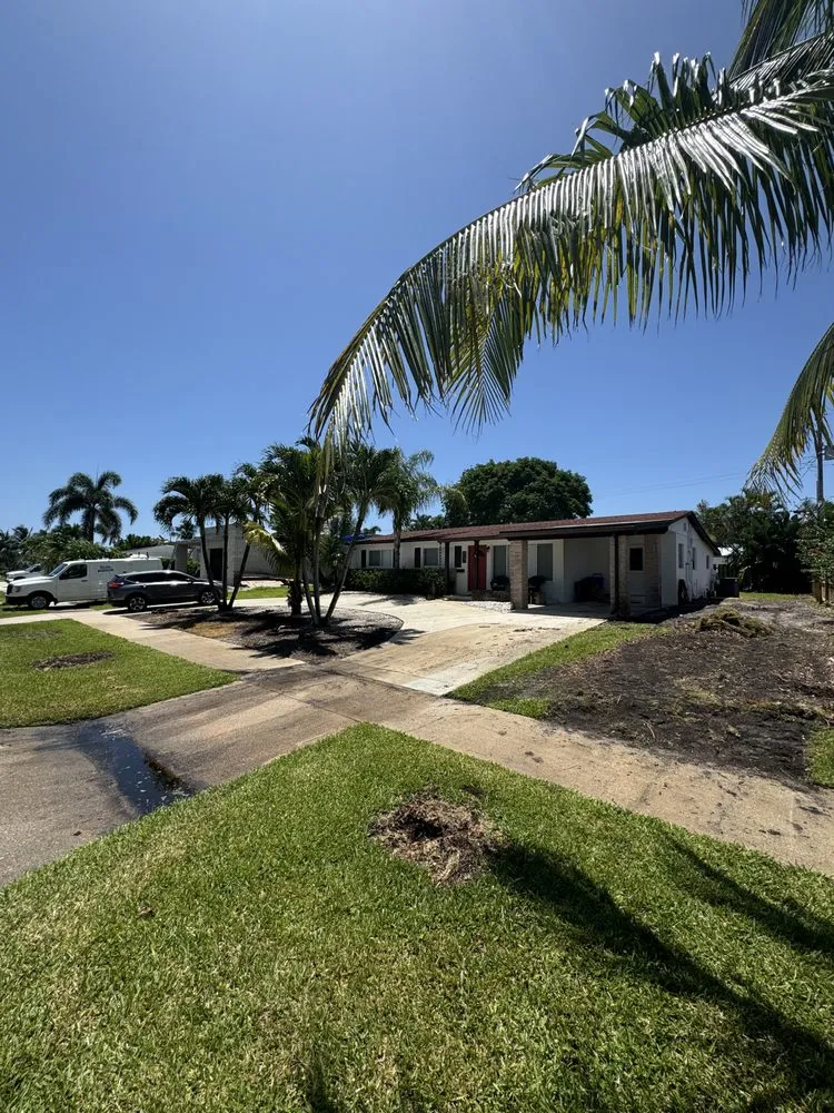 Reliable outdoor landscaping in West Palm Beach, FL by Dixons Best Maintenance