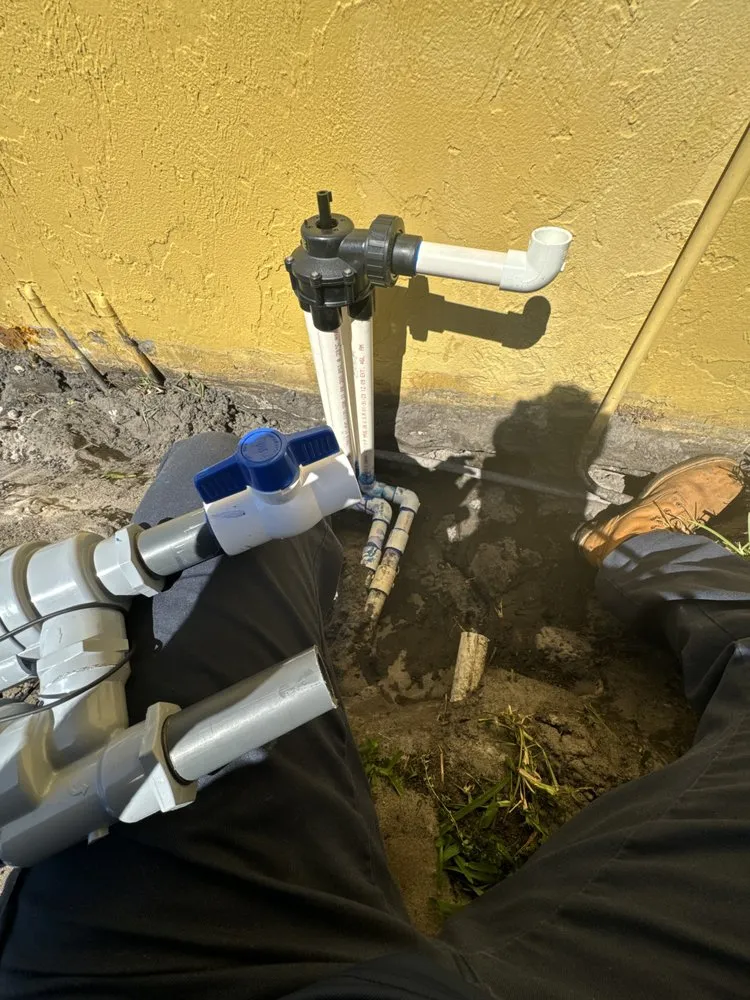 Trusted yard maintenance for residential properties across West Palm Beach, FL - Dixons Best Maintenance