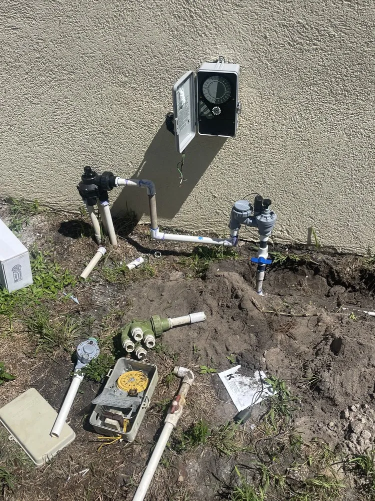 Top-rated lawn care service in West Palm Beach, FL by Dixons Best Maintenance