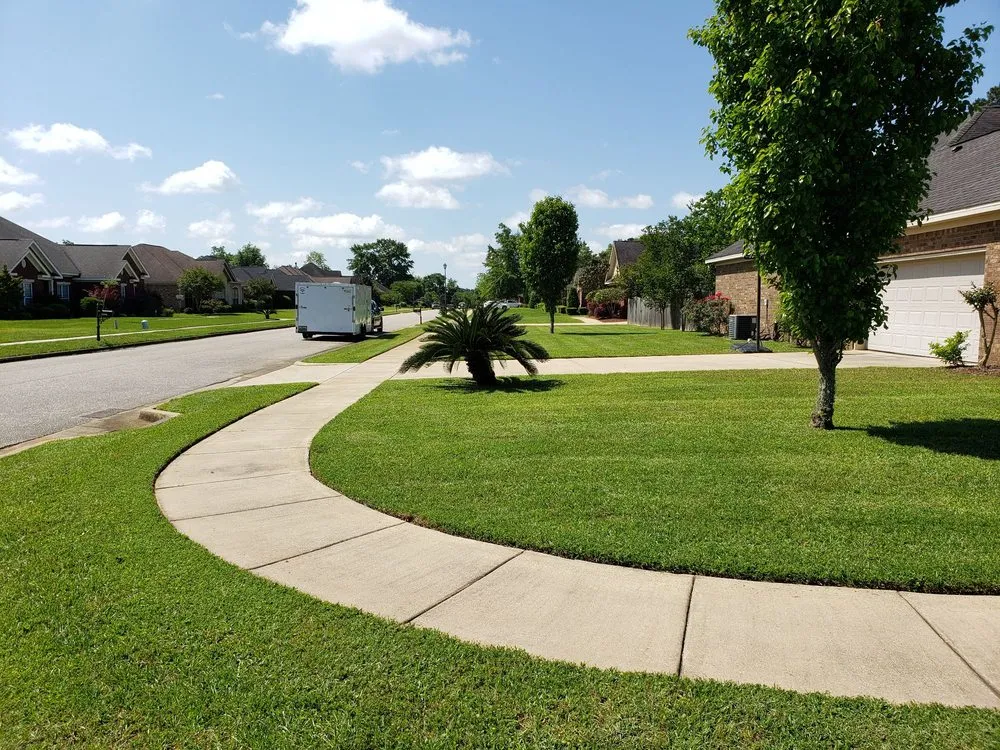 Reliable outdoor landscaping experts serving Mobile, AL - Dixon's Lawn Service