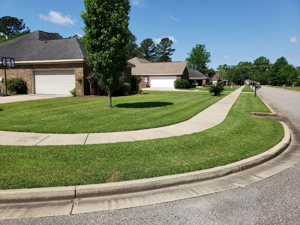 Trusted landscape installation experts serving Mobile, AL - Dixon's Lawn Service