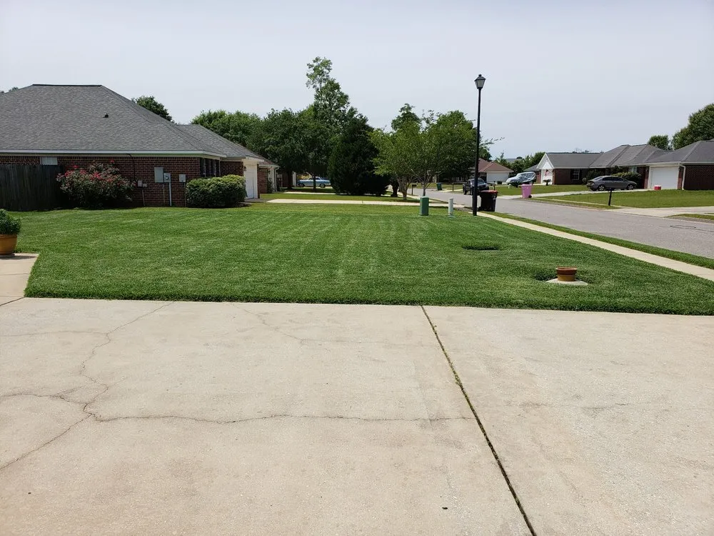 Affordable landscape installation for year-round maintenance across Mobile, AL - Dixon's Lawn Service