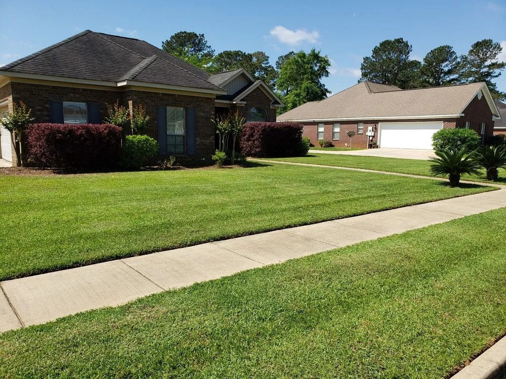 Reliable lawn mowing service in Mobile, AL by Dixon's Lawn Service