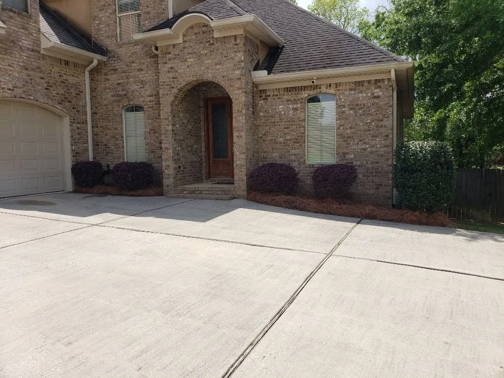 Trusted residential landscaping in Mobile, AL - Dixon's Lawn Service