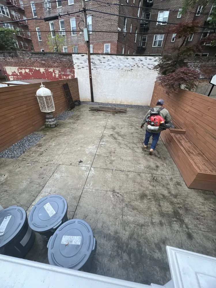 Trusted lawn mowing service in Brooklyn, NY - Diyarza Landscaping