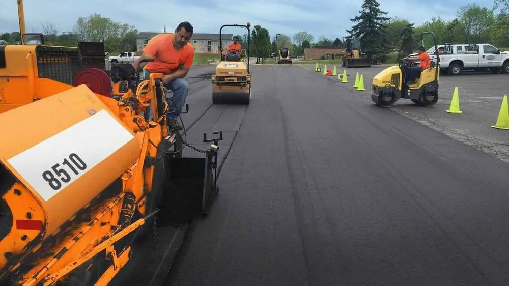 Reliable yard maintenance with custom design in Clinton Township, MI by D&J Contracting