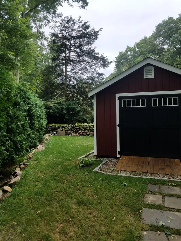 Custom outdoor landscaping for homes in Stamford, CT by DJ Landscape