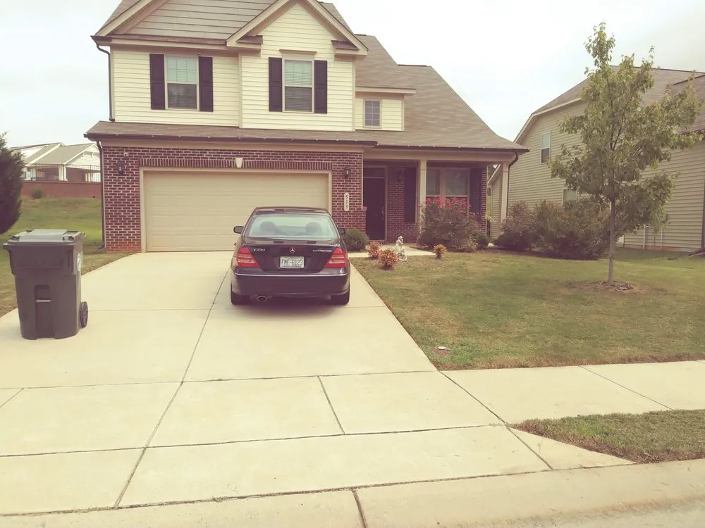 Trusted yard maintenance experts serving Hillsborough, NC - DJ Lawncare