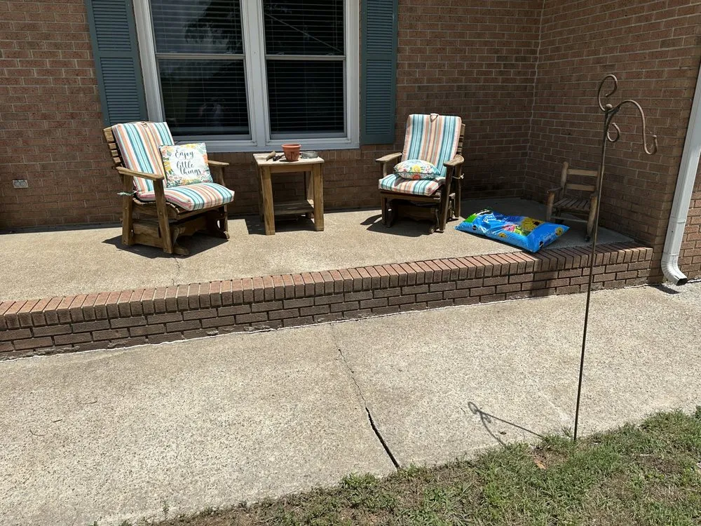 Affordable yard maintenance experts serving Russellville, KY - D&J Services