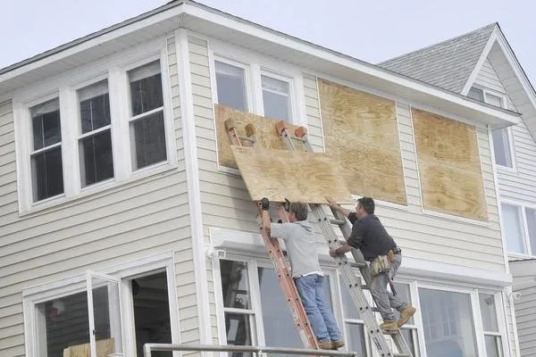 Local yard maintenance experts serving Port St. Lucie, FL - D&J Total Lawn Care & Pressure Cleaning