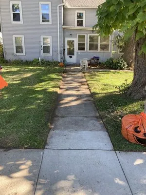 Djalt Lawn Maintenance Logo