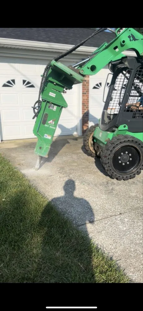 Professional yard cleanup service experts serving Richmond, KY - DJS Construction