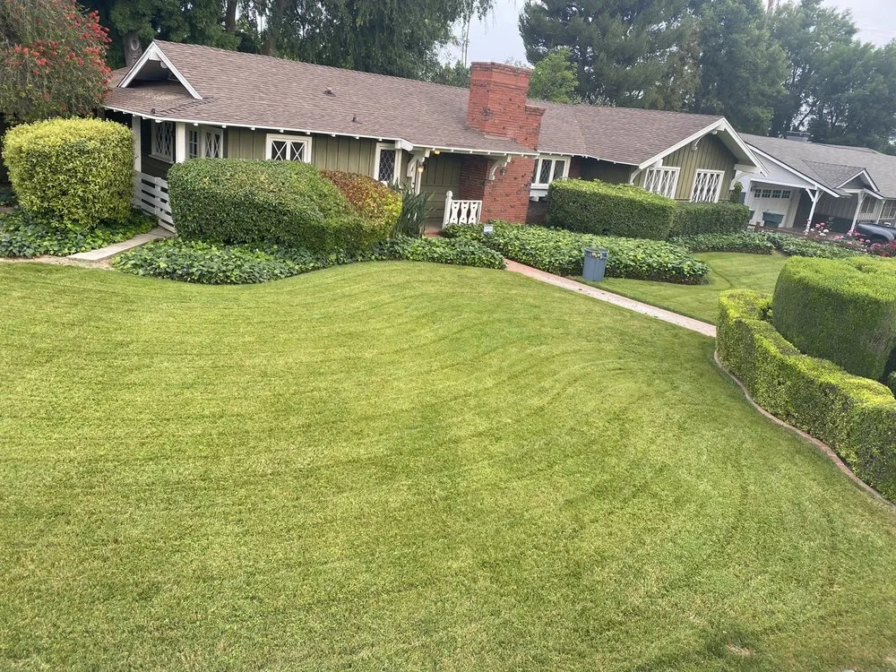 Expert garden landscaping in Hemet, CA by DJ’S Hauling Services & Landscaping