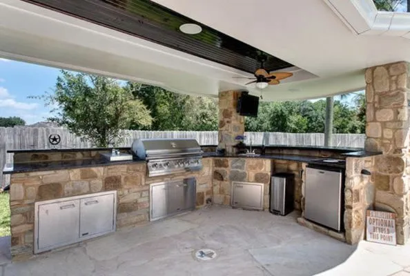 DJ's Landscaping Logo