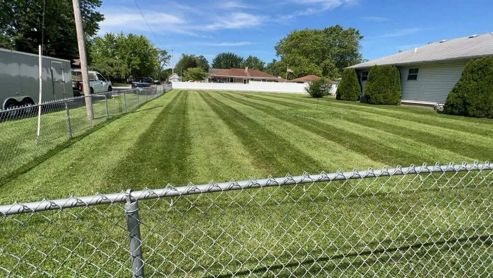 Local lawn care service experts serving Oregon, OH - Djs Lawncare