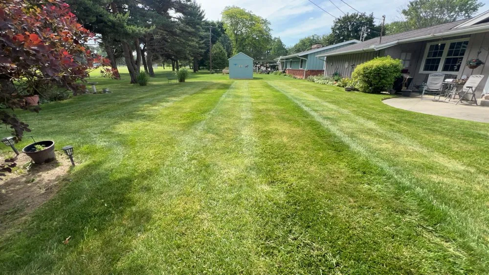 Top-rated lawn mowing service in Oregon, OH by Djs Lawncare