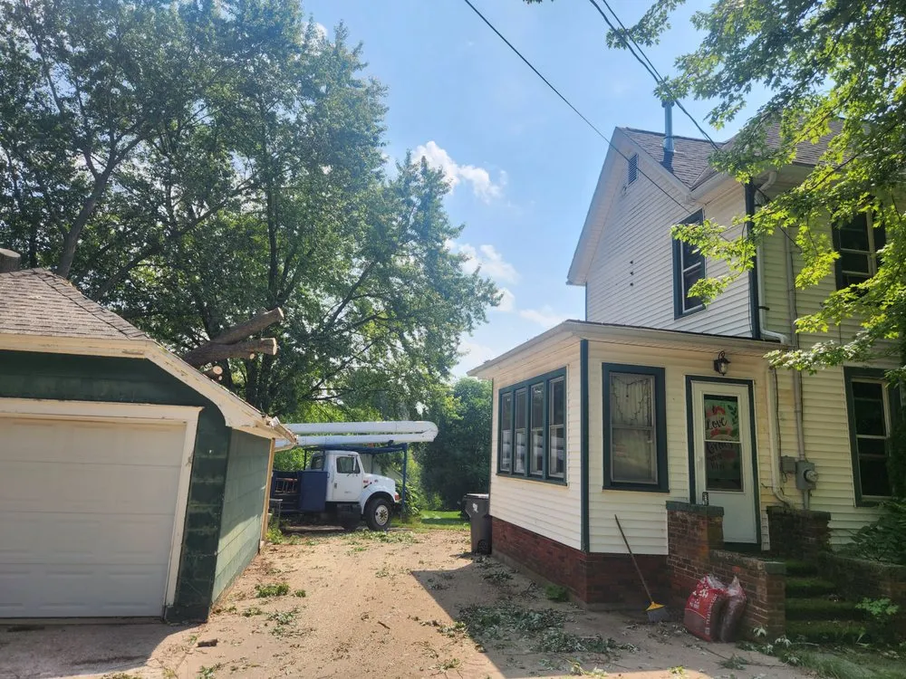 Local yard maintenance experts serving Reeseville, WI - DJT’z Lawn & Landscaping