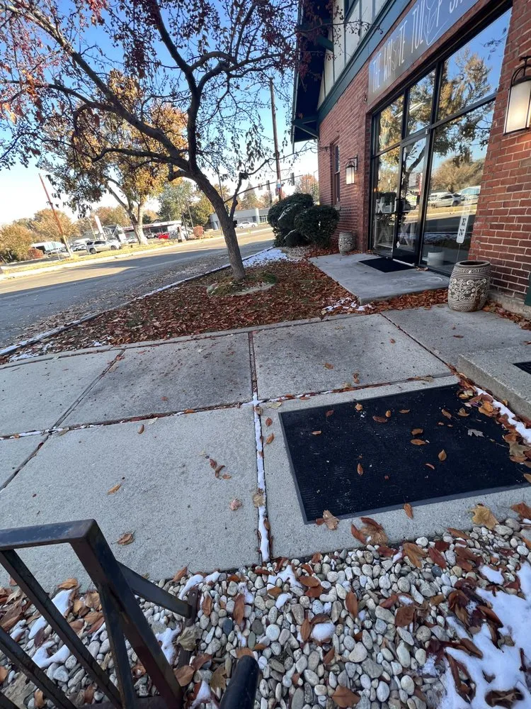 Professional yard cleanup service experts serving Meridian, ID - DK Lawn Detailing