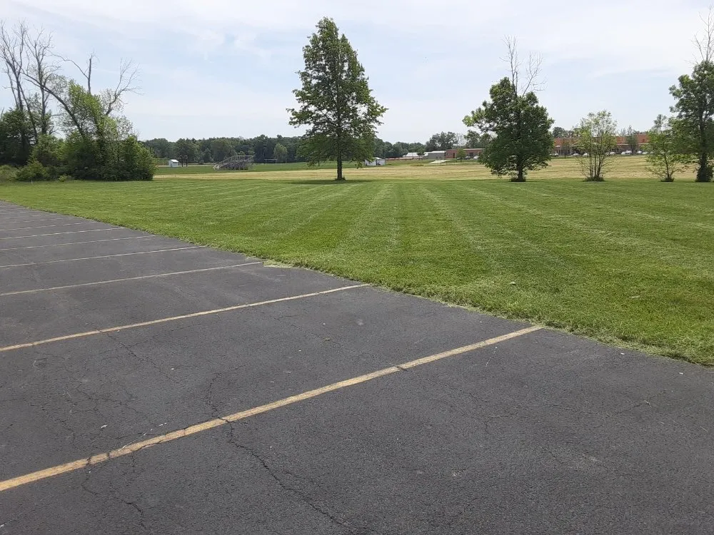 Reliable yard cleanup service in Lancaster, OH by D&K Lawn Maintenance