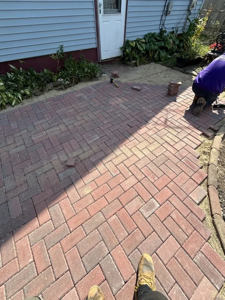 Reliable yard cleanup service for residential properties in Waukegan, IL by D&K Lawn Maintenance
