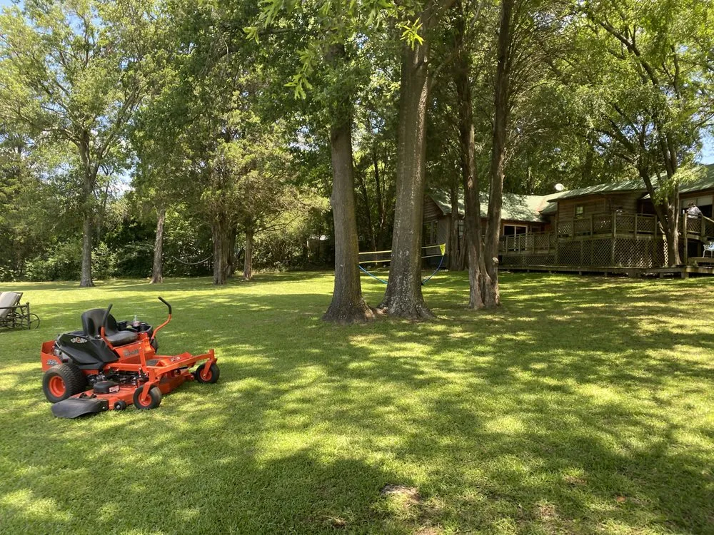 Top-rated yard cleanup service in Chandler, TX by DK Lawnservice