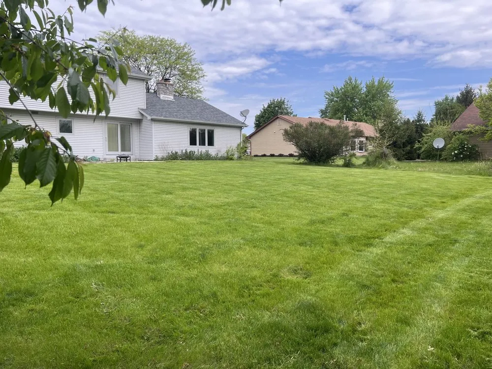 Affordable lawn care service in Fort Wayne, IN - DK Mowing Services