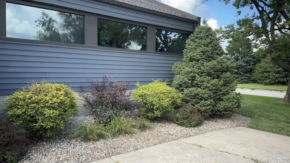 Reliable yard maintenance for year-round maintenance across Mason City, IA - DK Services