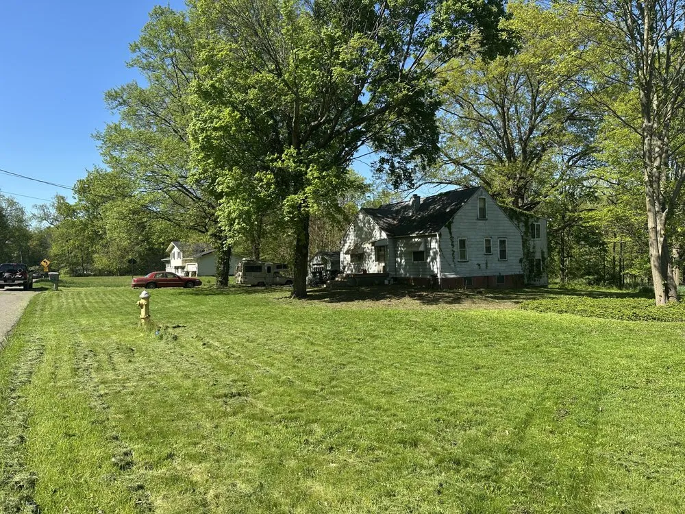 Reliable yard maintenance in Akron, OH - DKG Landscaping