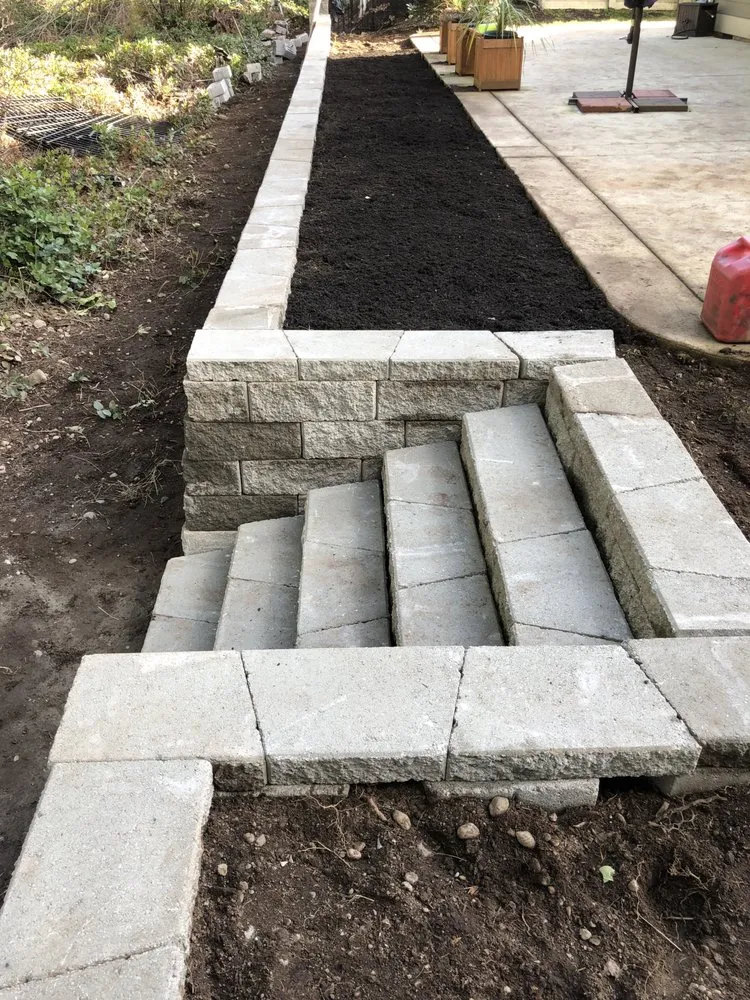 Custom lawn mowing service in Lacey, WA - D&L landscaping & concrete service