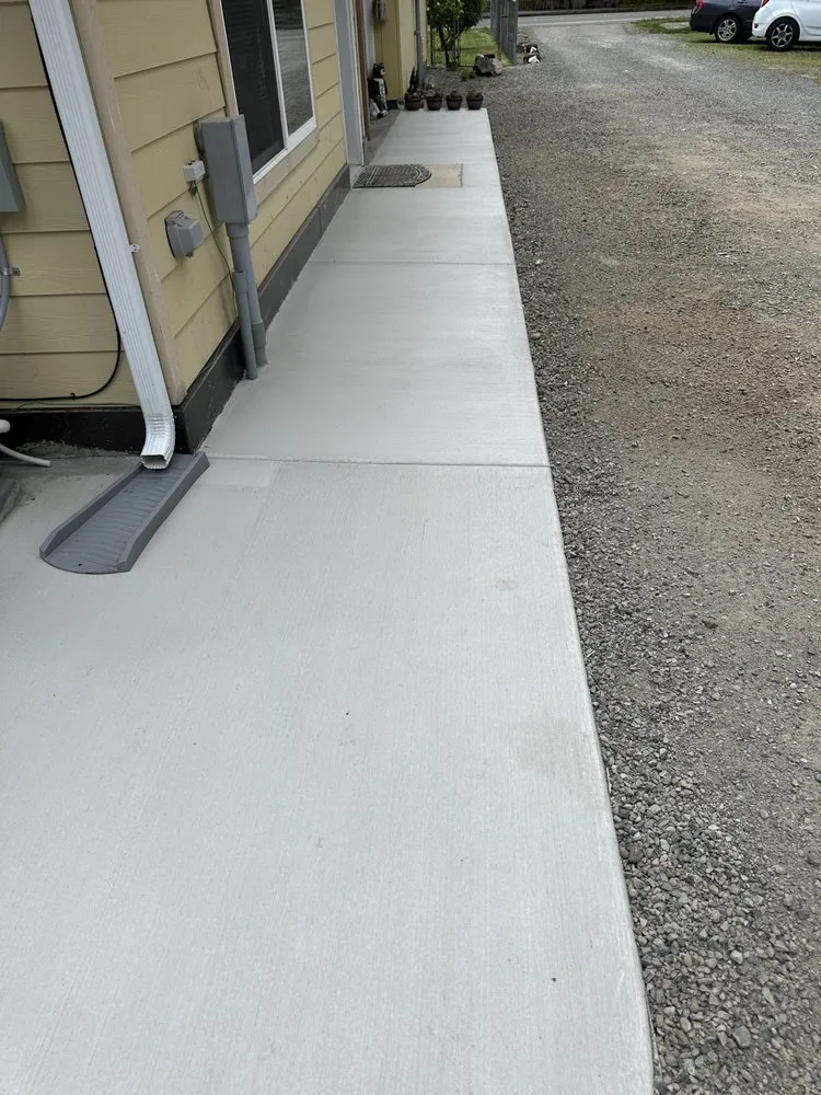 Affordable landscape design in Lacey, WA by D&L landscaping & concrete service