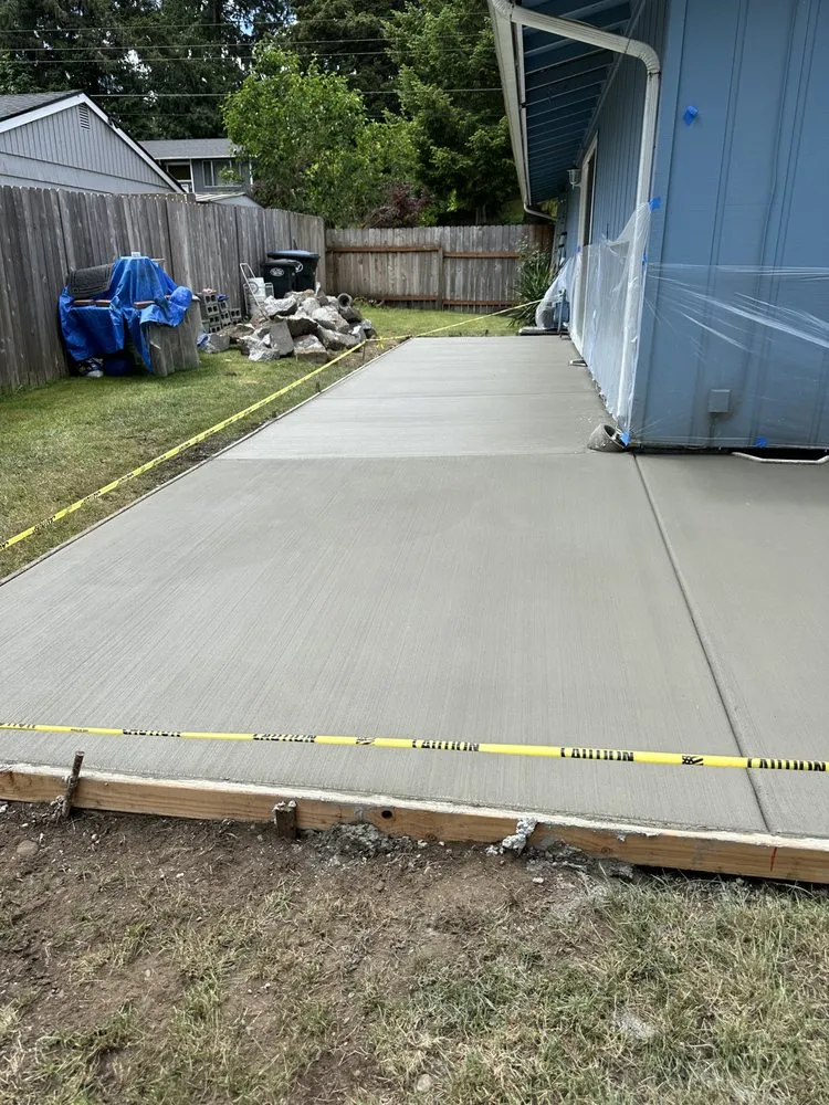 Custom garden landscaping in Lacey, WA by D&L landscaping & concrete service