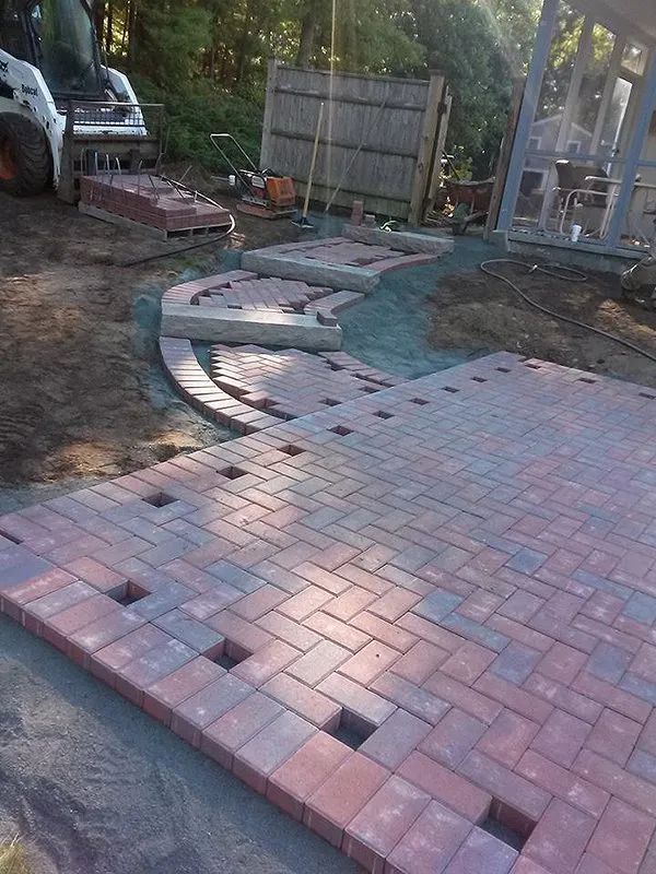 Professional lawn care service for beautiful yards across Lynn, MA - DL Landscaping & Construction