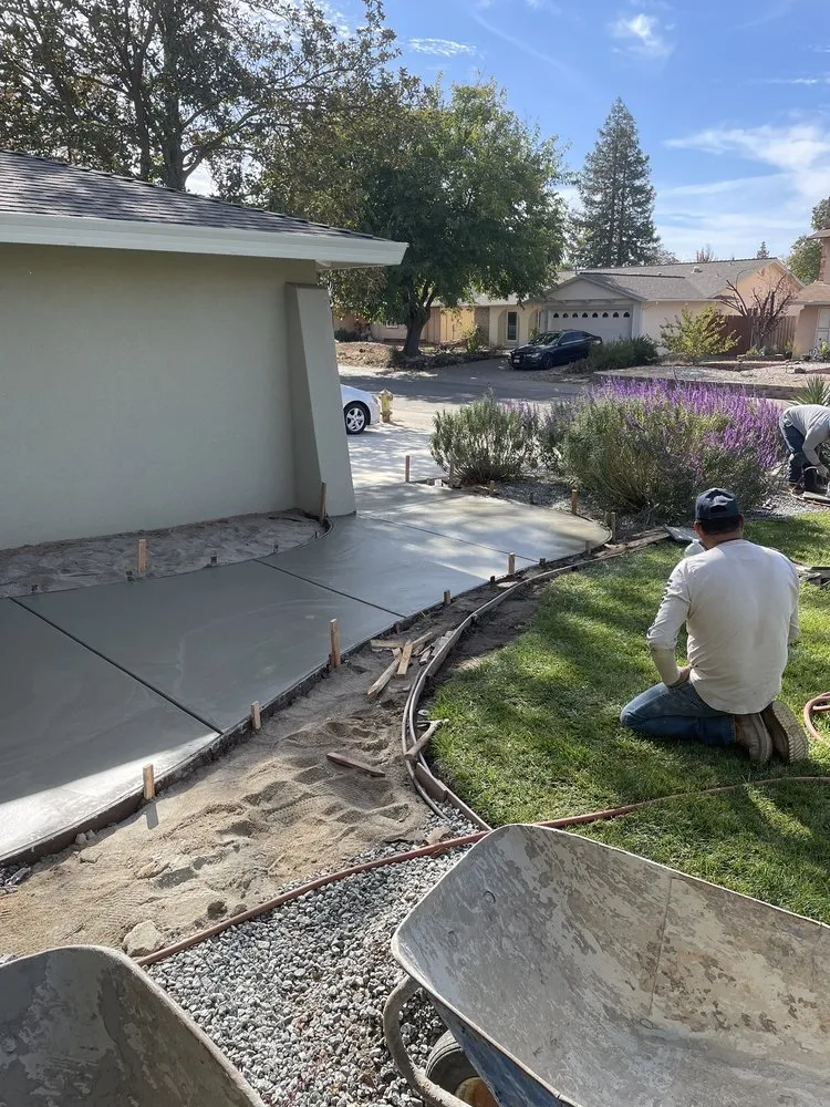 Trusted lawn mowing service in North Highlands, CA - DL Landscaping