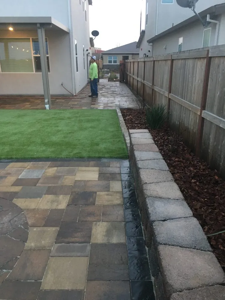 Top-rated garden landscaping in Sacramento, CA by DL Landscaping