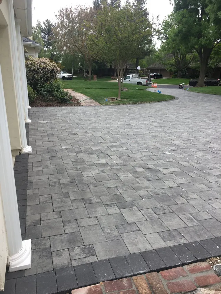 Trusted lawn mowing service for year-round maintenance across Sacramento, CA - DL Landscaping