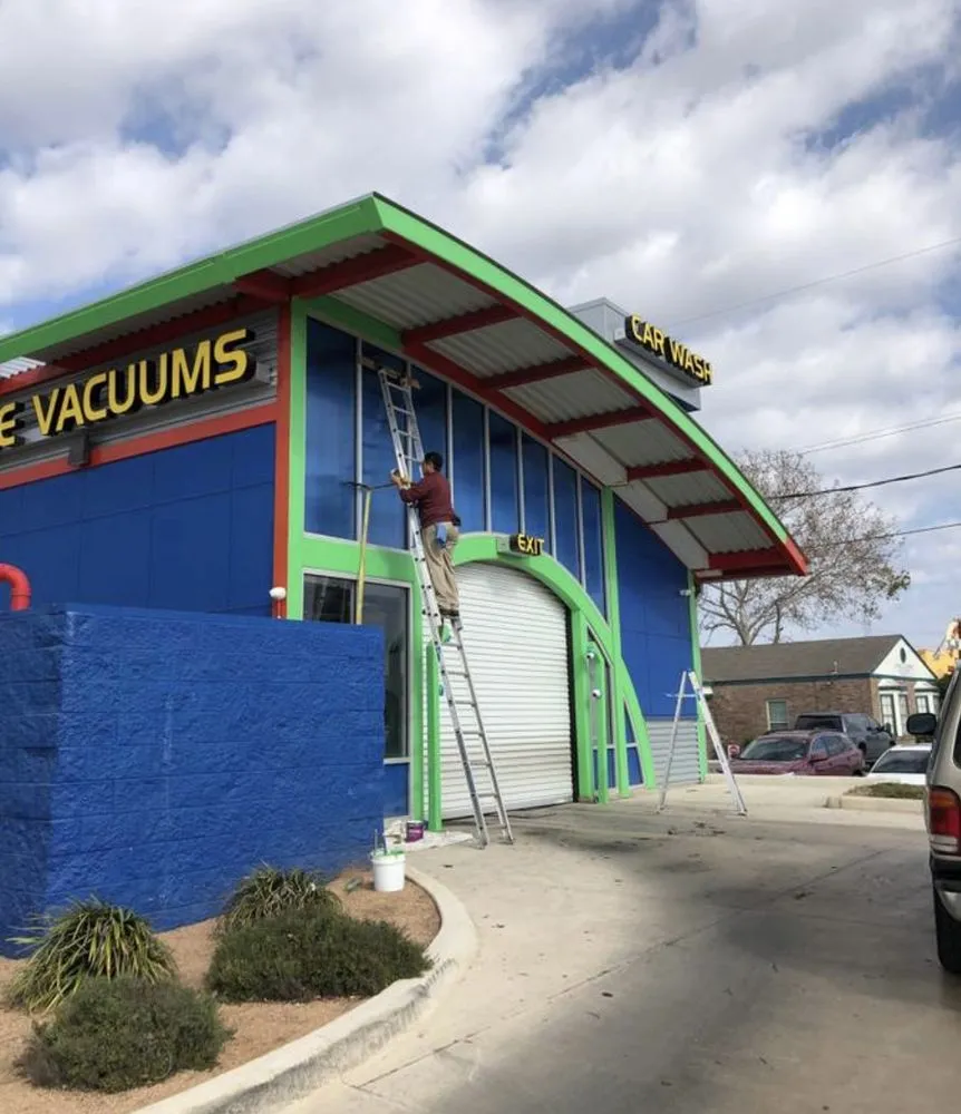 Custom outdoor landscaping in El Paso, TX by Dlc Paintz