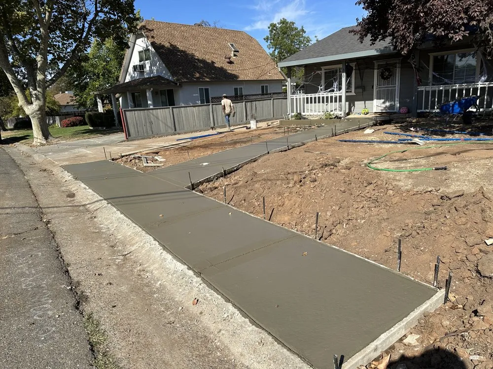 Expert lawn care service in Roseville, CA - DLD Concrete Landscaping and Fencing