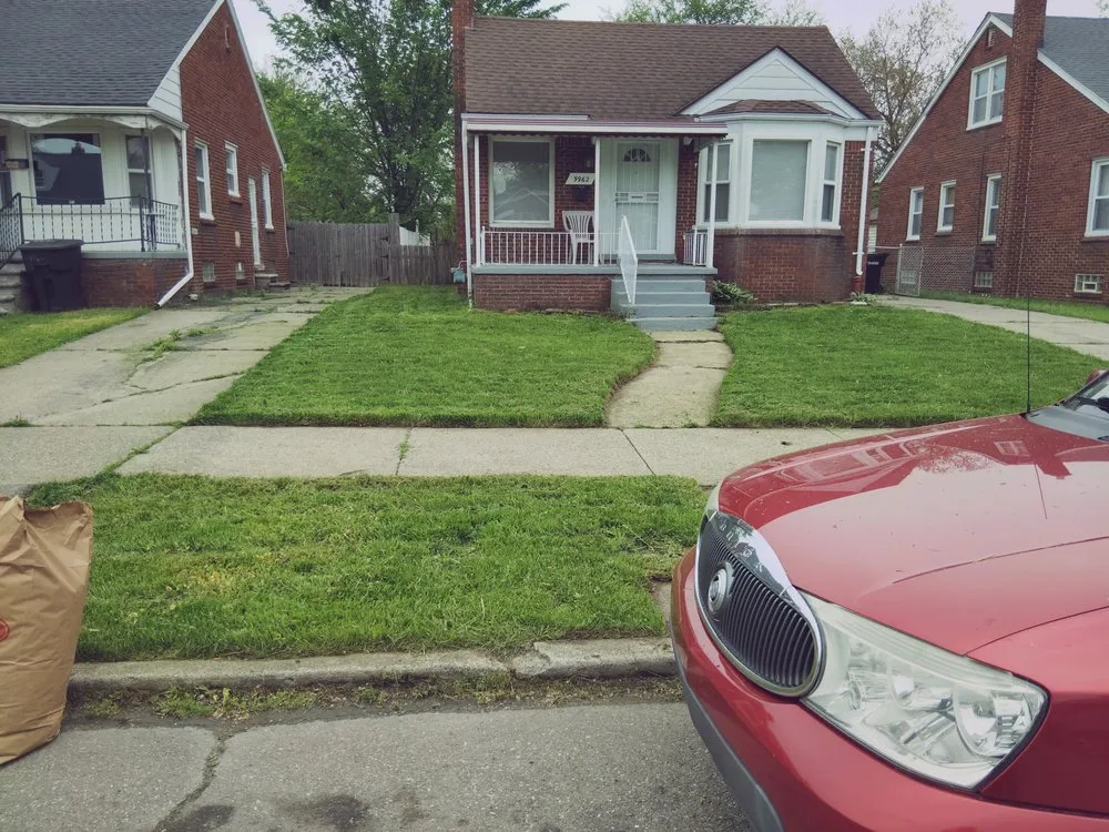 Affordable landscaping services experts serving Detroit, MI - Dlove Lawncare