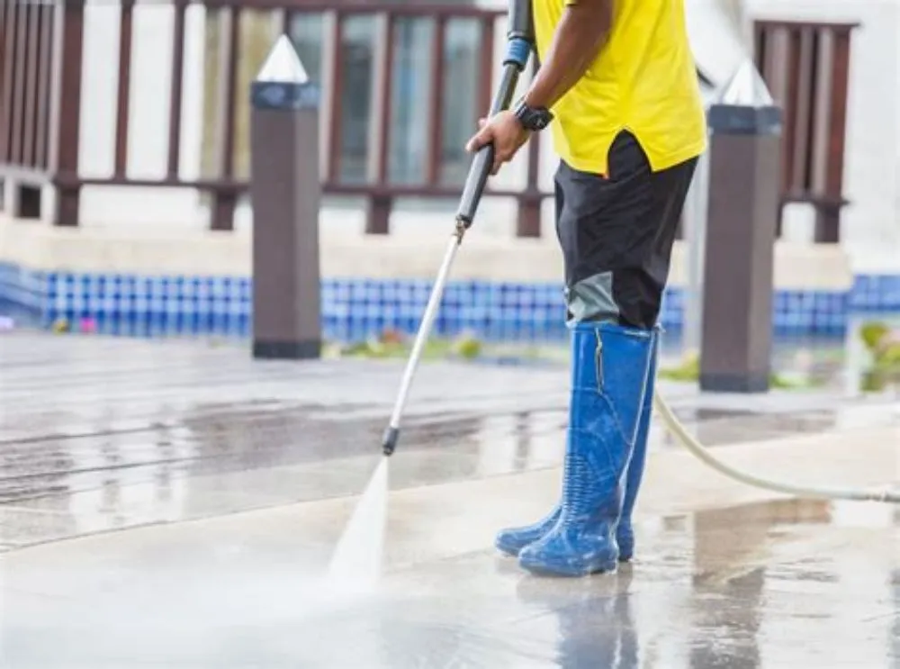 Custom yard maintenance experts serving Alanson, MI - DLR Lawns