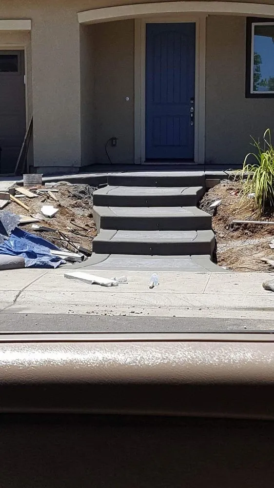 Custom garden landscaping in Sacramento, CA by DLS Landscape & Concrete