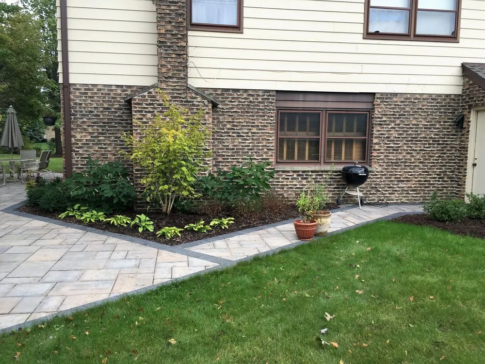 Reliable garden landscaping near you across Palatine, IL - DLS Landscaping