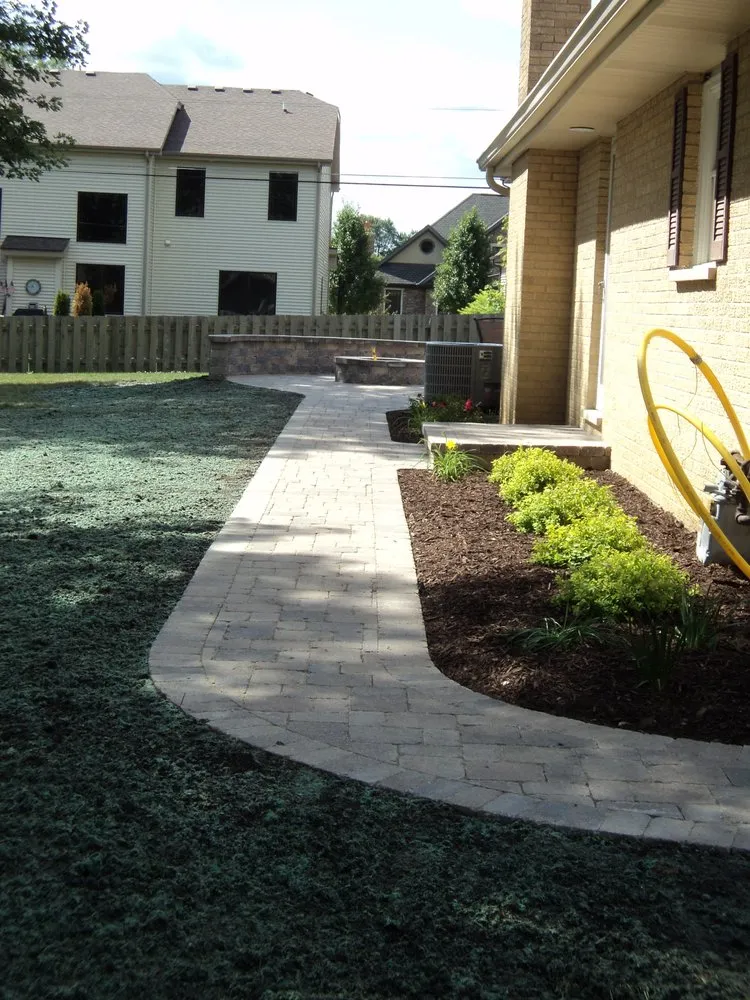 Professional yard cleanup service in Palatine, IL - DLS Landscaping