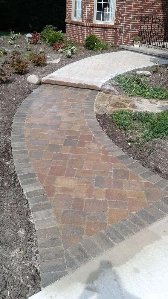 Affordable garden landscaping in Berkeley, IL - DLT Brothers Professional Services