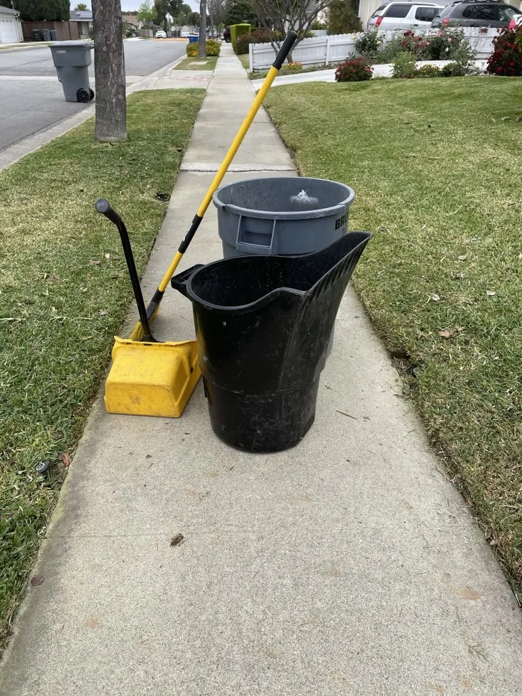 Local lawn mowing service in Buena Park, CA by DM Labor services