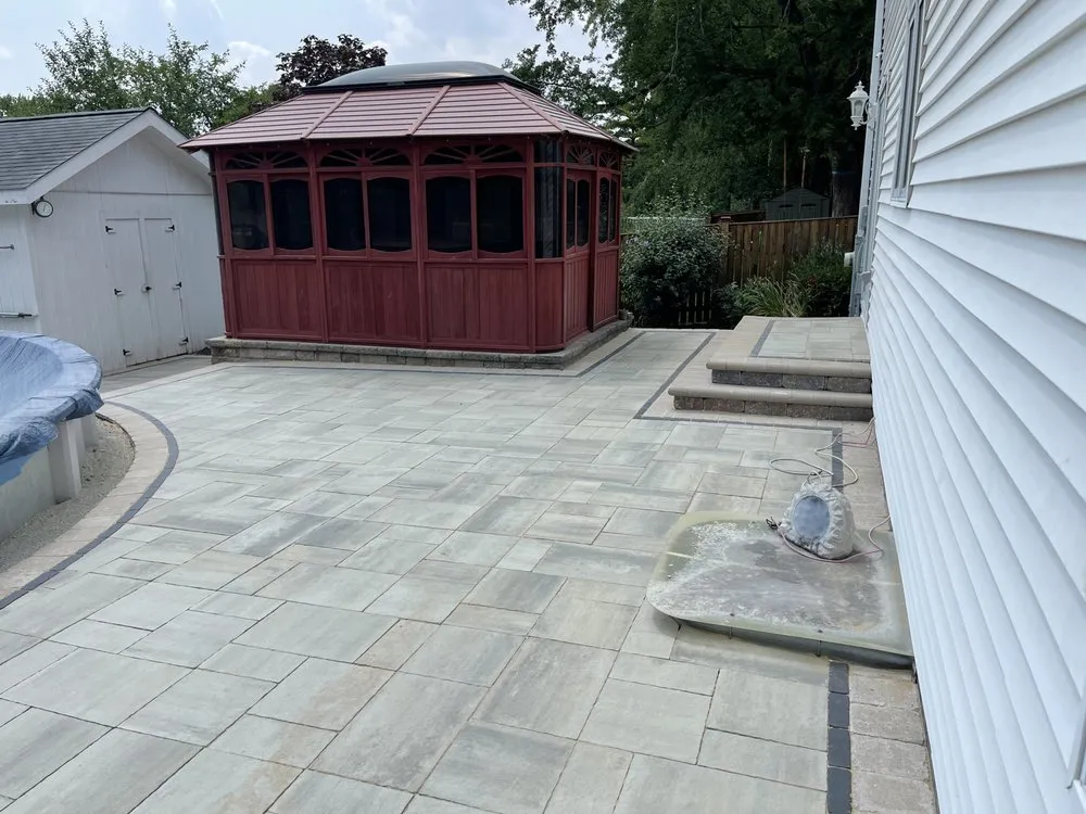 Reliable outdoor landscaping experts serving Aurora, IL - D&M Landscaping and Paving