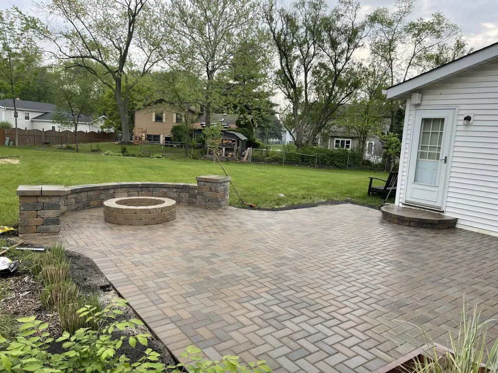 Affordable outdoor landscaping in Aurora, IL - D&M Landscaping and Paving