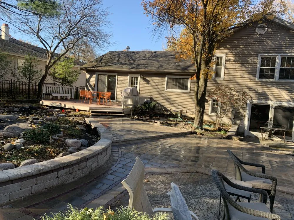 Custom landscaping services experts serving Aurora, IL - D&M Landscaping and Paving